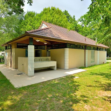 Camping Etang De La Vallee Combreux Bagian luar foto