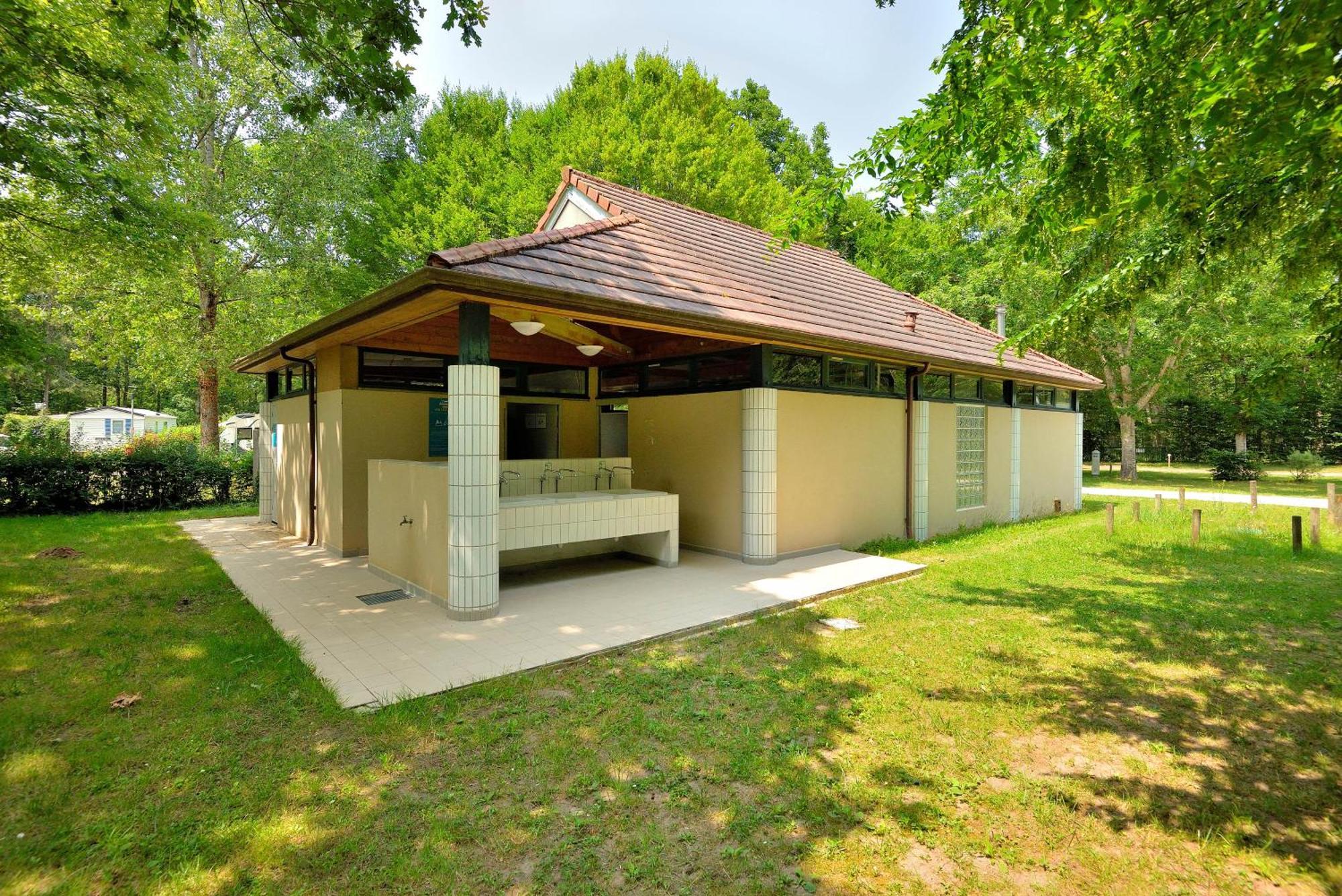 Camping Etang De La Vallee Combreux Bagian luar foto