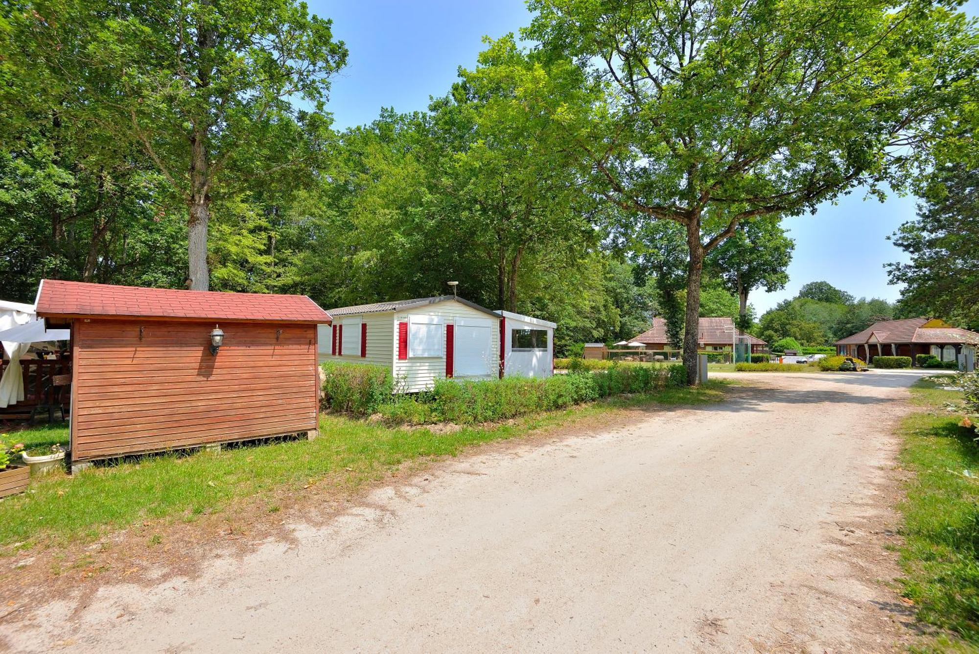 Camping Etang De La Vallee Combreux Bagian luar foto