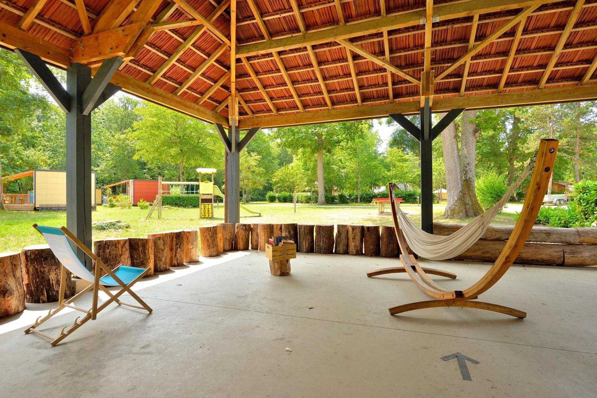 Camping Etang De La Vallee Combreux Bagian luar foto
