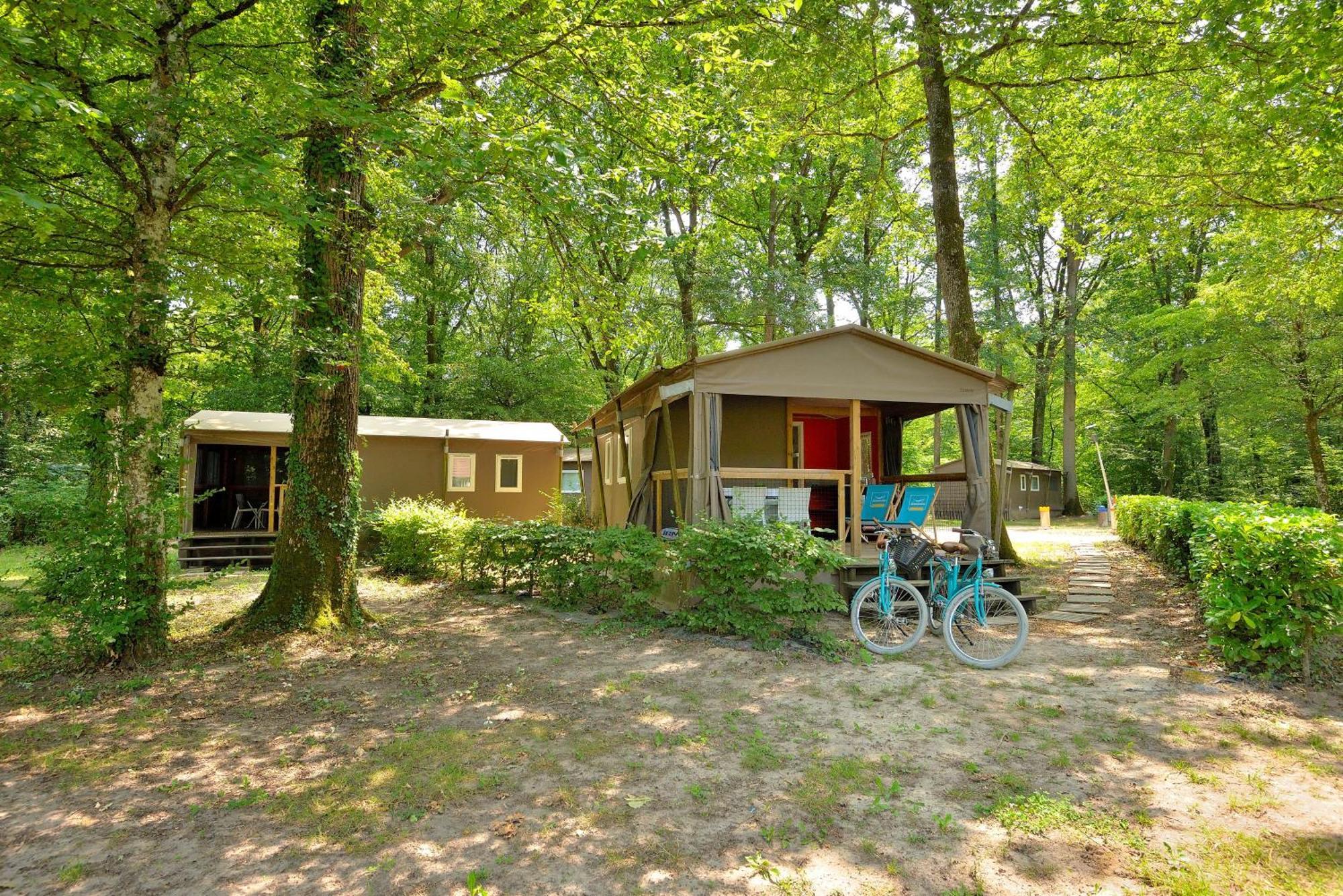 Camping Etang De La Vallee Combreux Bagian luar foto